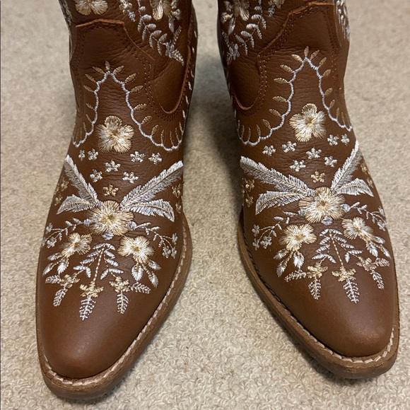 Dingo Brown and White Embroidered Heeled Boots - Picture 2 of 10